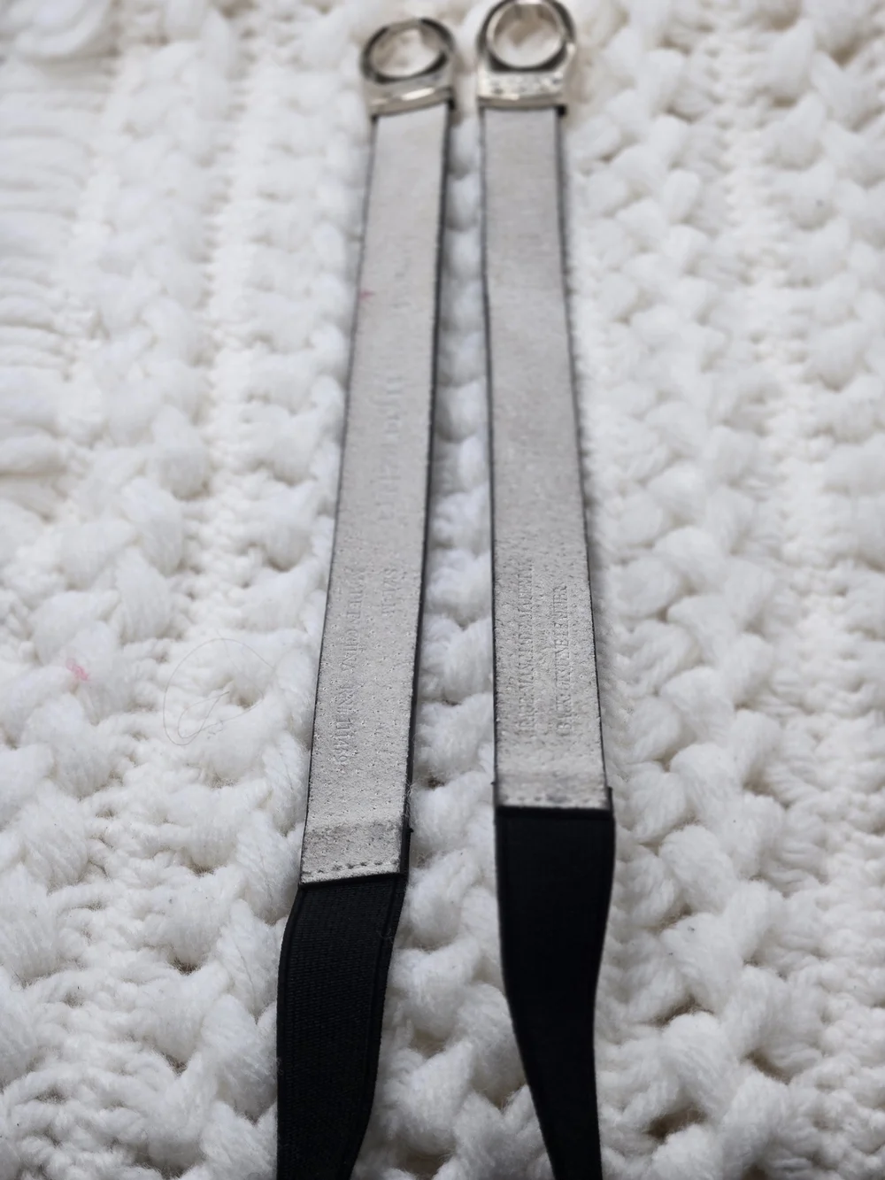 White House Black Market leather belt featuring a silver-tone buckle.